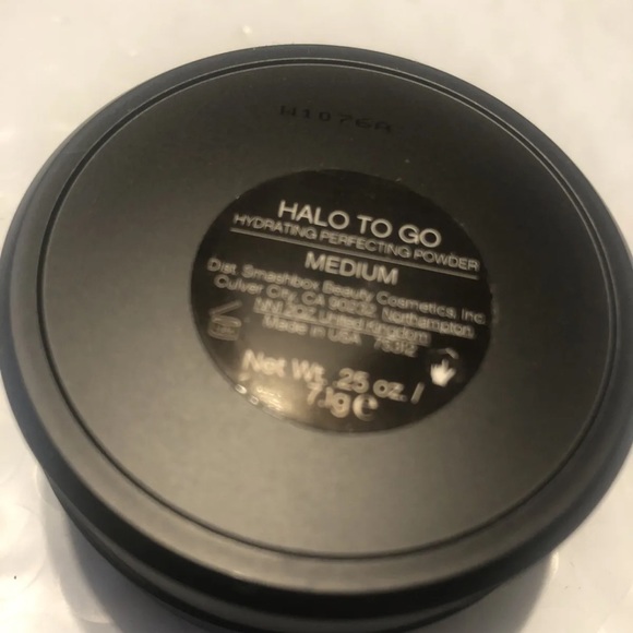 Smashbox HALO FRESH PERFECTING POWDER medium .25oz - Picture 2 of 3